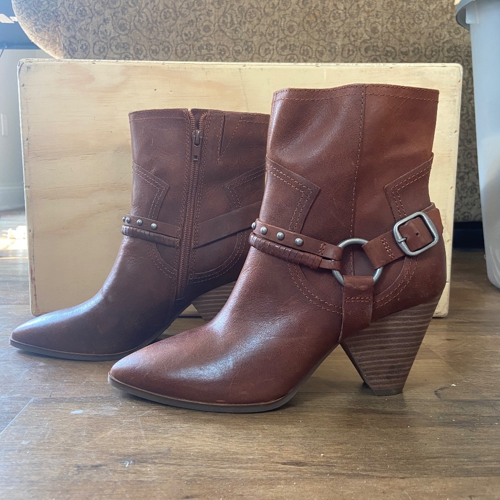 Lucky Brand Bohemian Whiskey Colored Ankle Boot - Picture 2 of 6
